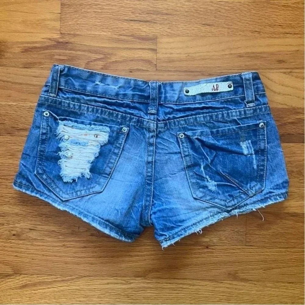 2000s Low Rise Medium Wash Distressed Micro Mini Shorts Size XS/S Preppy Summer - Picture 4 of 6
